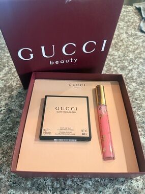 Gucci Beauty Glow Highlighter & Pink Lip Gloss Duo - Gold Accents